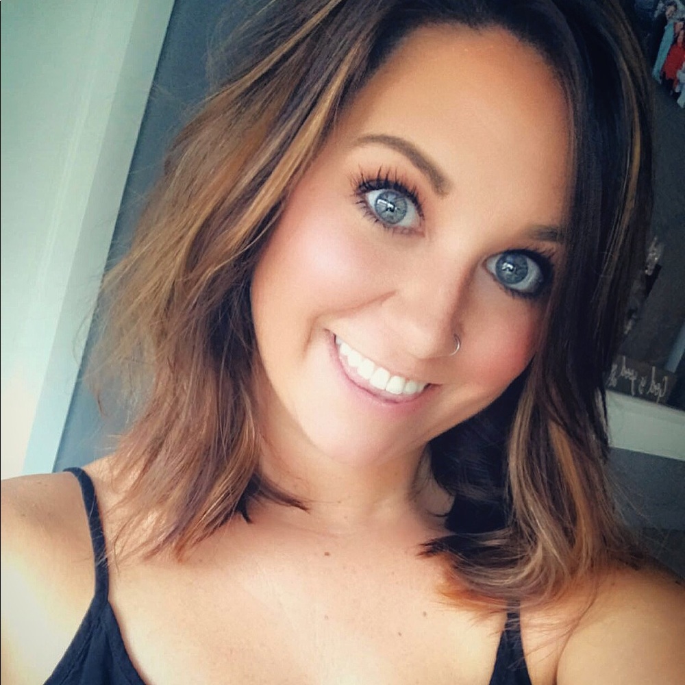 Meet your Posher, Haily
